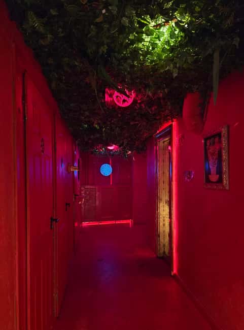 Budapest Street Food & Secrets Tour with Hidden Speakeasy - Exploring Budapest’s Lesser-Known Neighborhoods