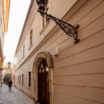 Budapest: The WWII Siege of Buda Castle & Bomb Shelter Tour - Visiting the Underground Buda Castle Cave System