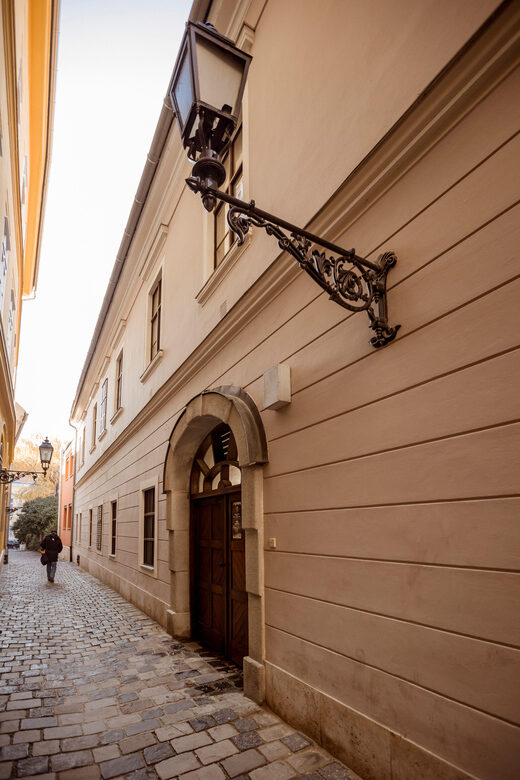 Budapest: The WWII Siege of Buda Castle & Bomb Shelter Tour - Visiting the Underground Buda Castle Cave System