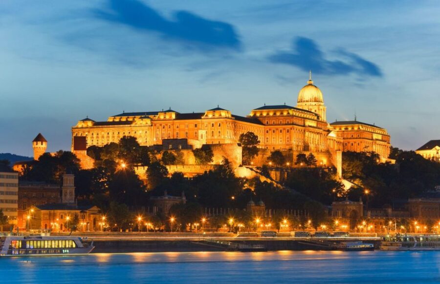 Budapest: Unlimited Prosecco and Wine Sightseeing Cruise - Starting at Dock #11 Next to Elizabeth Bridge