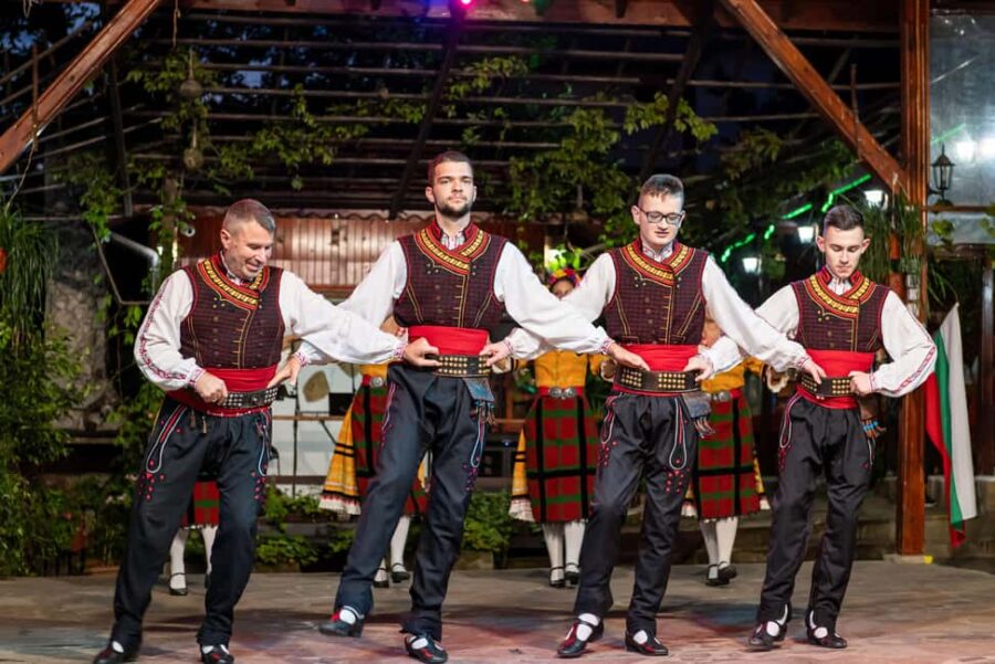 Bulgarian Village Folklore Show with Dinner - From the Village of Bata to the Mountain House Restaurant