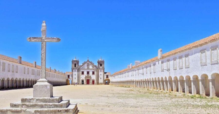 Cabo Espichel Jeep Tour - From the Pedra da Mua to the Lighthouse at Cabo Espichel