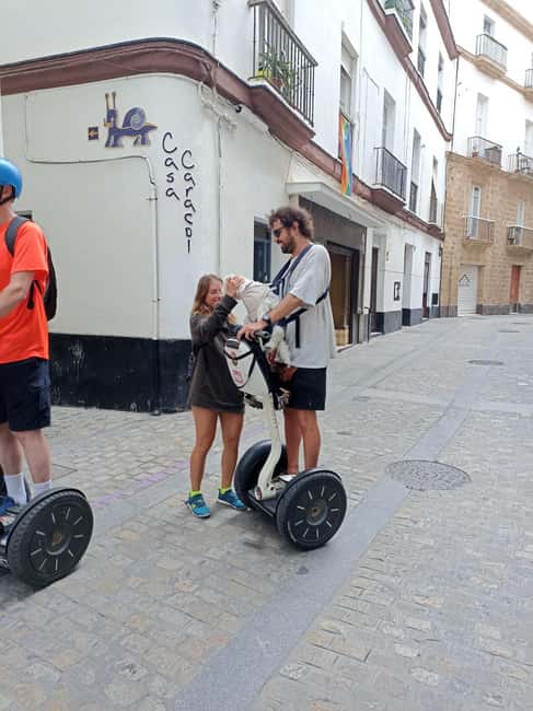 Cadiz: 1.45H Guided Segway/eScooters/EBikes for Big Groups - Starting Point at the SEGWAY SPOT SHOP in Cádiz