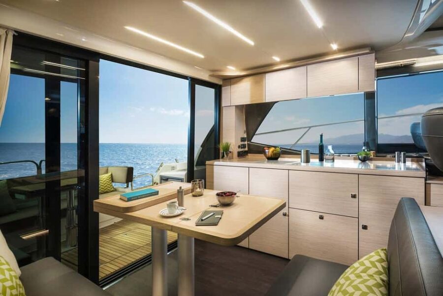 Cádiz: Bay of Cádiz Luxury Motor Boat Cruise - Starting Point at Puerto América for a Scenic Departure