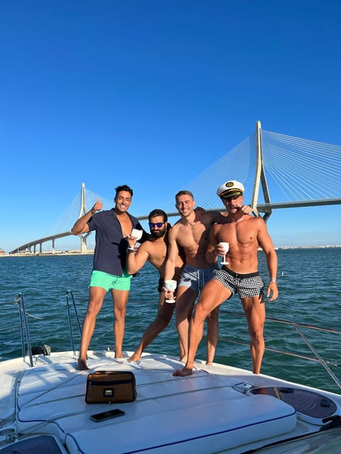 Cadiz: Exclusive Yacht excursion to La Caleta or Pepa Bridge - Exploring Cádiz’s Bay: La Caleta and La Pepa Bridge