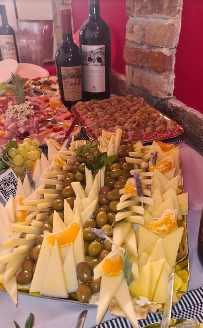 Cagliari Old Town: Wine Tasting and local products - Exploring Sardinian Wines and Beverages