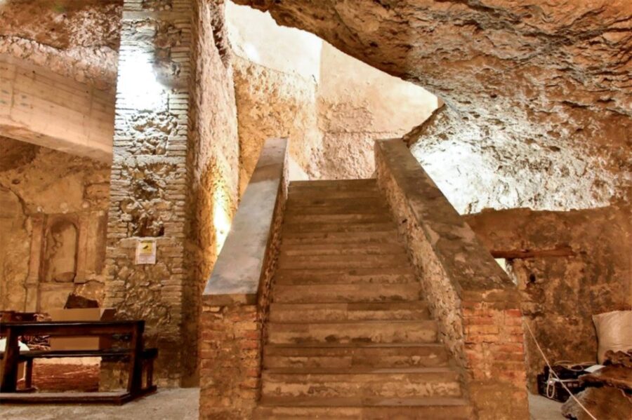 Cagliari: Underground Cagliari Walking Tour - Discovering the Crypt of Santa Restituta
