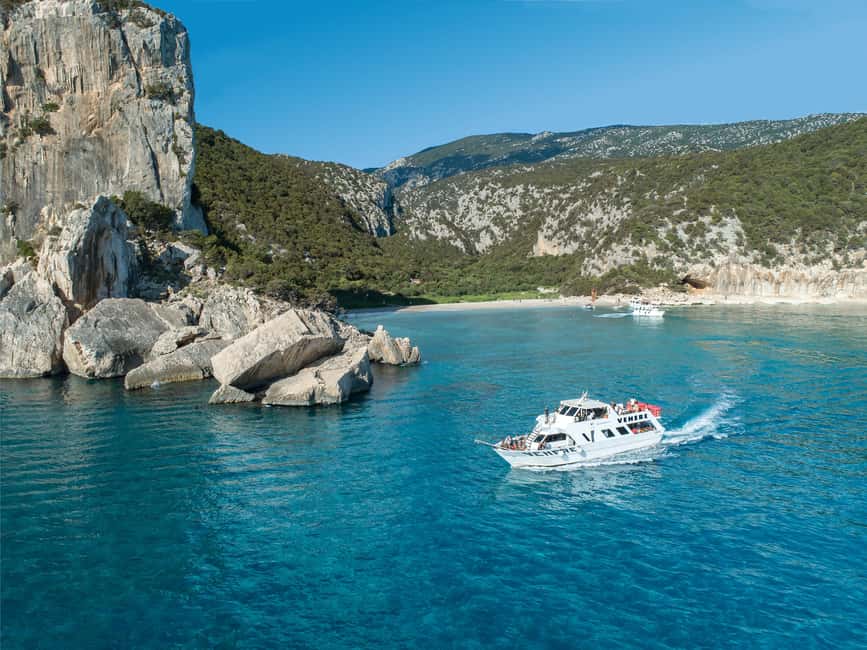 Cala Gonone: Boat ride to Cala Luna beach - Enjoying the Scenic Journey Along the Gulf of Orosei