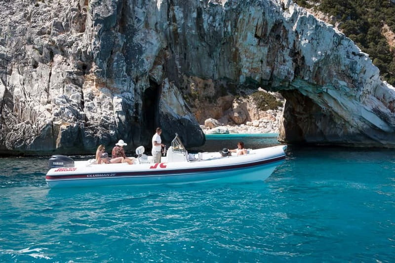 Cala Gonone: Dinghy Excursion to C. Mariolu and C. Goloritzè - Starting Point and Practical Details in Cala Gonone
