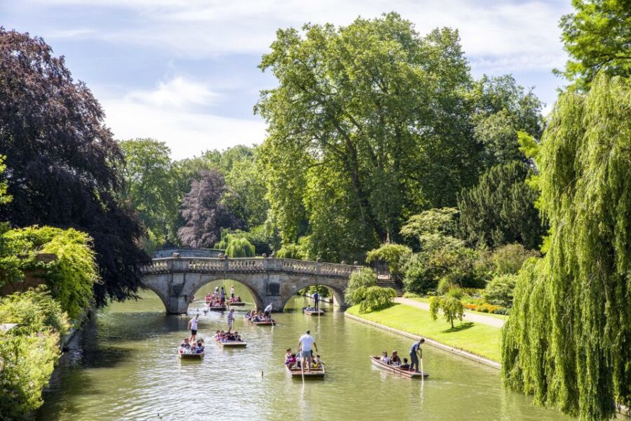 Cambridge: Guided River Cam Punting Tour - The Seven Colleges Visible from the River