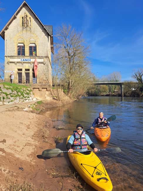 Canoeing and kayaking on the Vézère: guided descent with a river guide - The Expertise of Guide Philippe Colomy