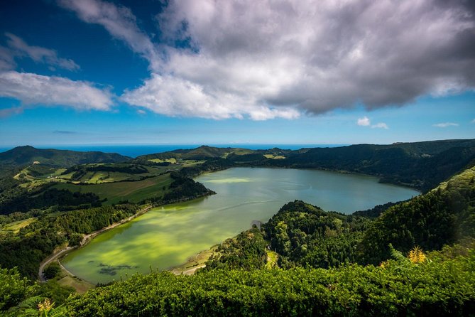 Canoeing at Furnas Lake - Meeting Point at Hotspring Parking Lot in São Miguel