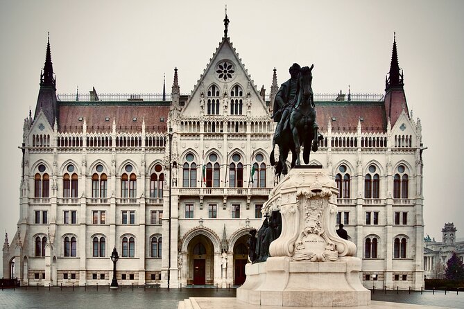 Capital Budapest - Half Day Private Tour (4hr) - Exploring Budapest’s Iconic Bridges and Squares