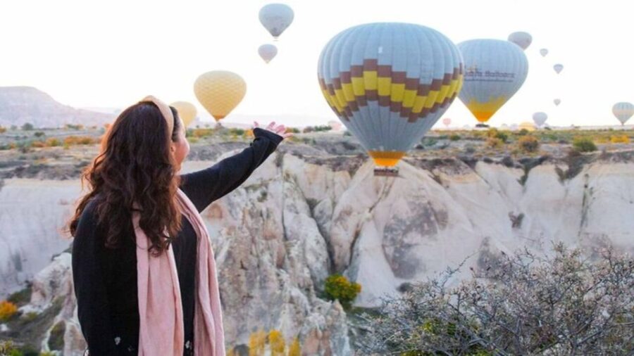 Cappadocia: Sunrise Balloon Watching Tour with Audio Guide - Panoramic Views at Göreme Viewpoint