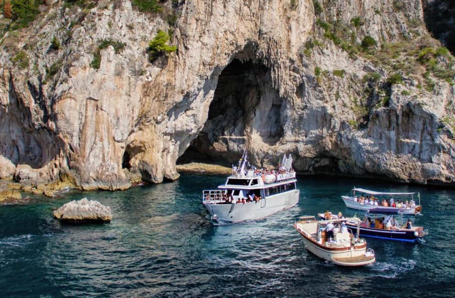 CAPRI CLASSIC BOAT TOUR - The Capri Boat Cruise: Exploring the Iconic Sights