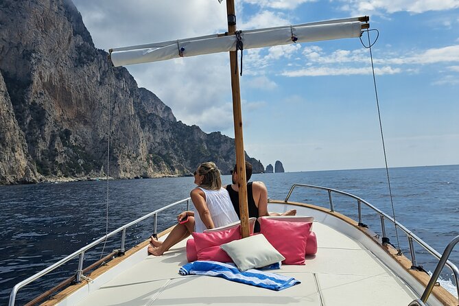 Capri in 3 Hours The Best of the Island by Private Classic Gozzo - Exploring Capri’s Iconic Stops
