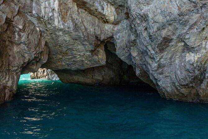 Capri-Positano Private Yacht tour from Sorrento,Positano or Capri - Stops at the Green Grotto and Blue Grotto