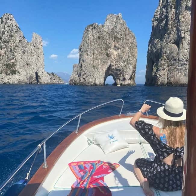 Capri: Scenic Boat Tour with Swimming, Limoncello & Snack - What to Expect on the Capri Scenic Boat Tour