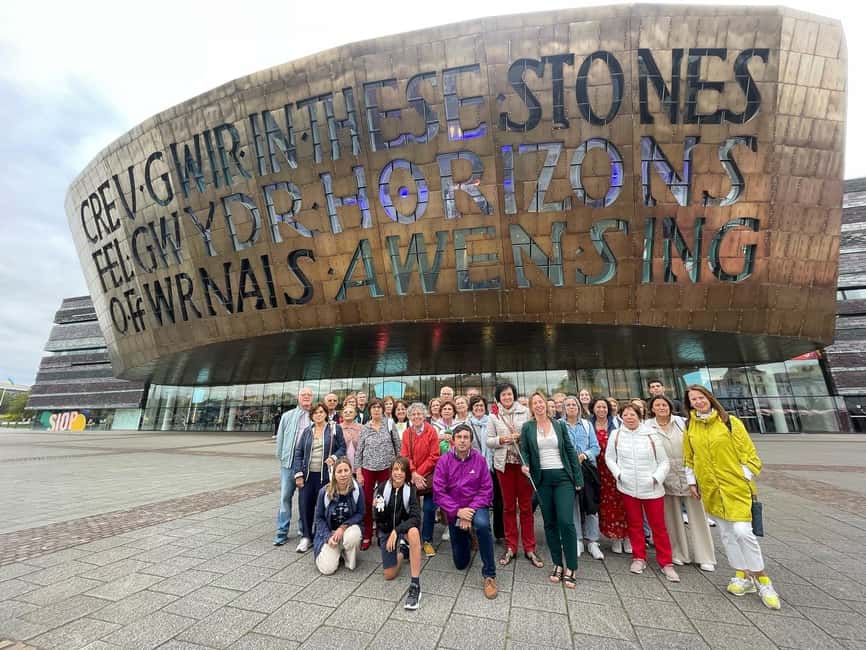 Cardiff: Guided Day Tour - Exploring Cardiff Bay and Bute Park