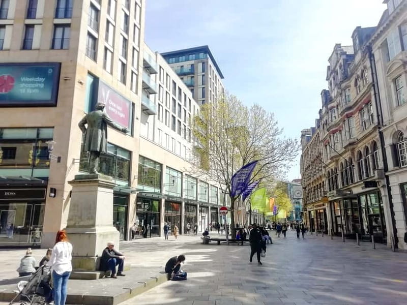Cardiff: Private Doctor Who Walking Tour - From Cardiff Castle to Westgate Streets Filming Secrets