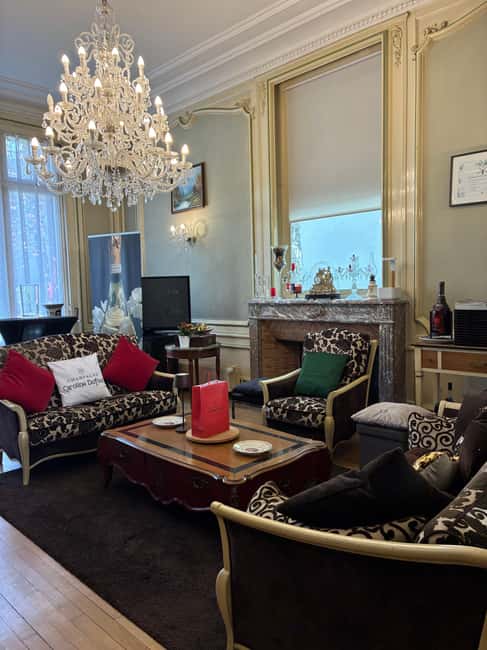 Caroline Dufour Champagne Sabrage in Reims - Cuvée Blanc de Blancs - Location and Meeting Point in Reims