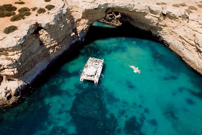 Catamaran Cruise: Caves and Coastline to Benagil - Wi-Fi and Music: Creating a Fun, Connected Atmosphere