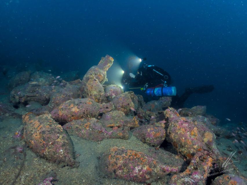 Catania : Diving for patented divers - Underwater Kanyons and Lava Seabeds: The Dive Highlights