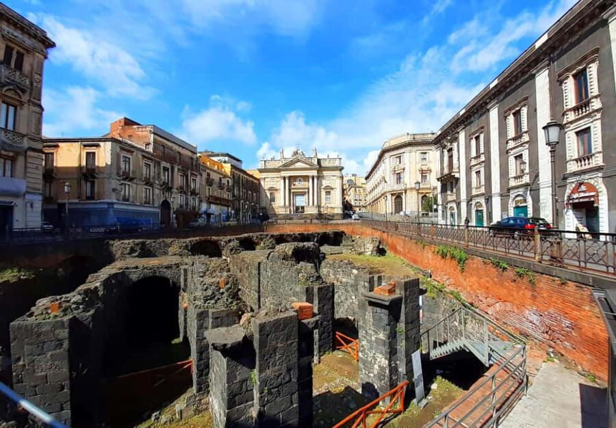 Catania: walking tour with tasting - Walking Along Via Etnea for a Taste of Local Life
