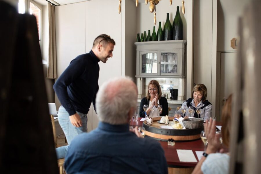 Champagne: Champagne Tasting Class with Lunch - Engaging Champagne Tasting Workshops