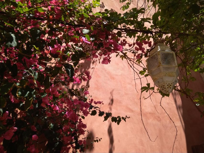 Chania Old Town: Artisans & Sightseeing Walking Tour - Starting Point at Bougatsa Chania for a Tasty Introduction