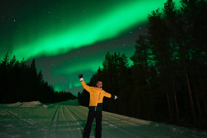 Chasing the auroras guaranteed tour with professional photography - How the Tour Ensures Sightings with a Money-Back Guarantee