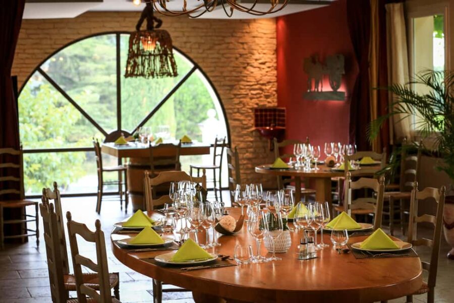 Châteauneuf du Pape: Visit the Alain Jaume vineyards and enjoy a gourmet meal - Visiting the Estate’s Cellars