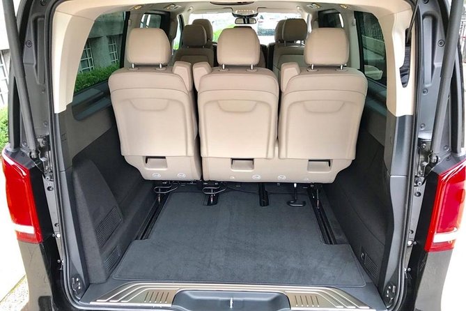 Chauffeur Limo Transfer Services from Heathrow Airport To London - From Heathrow Arrivals to a Stress-Free London Entrance