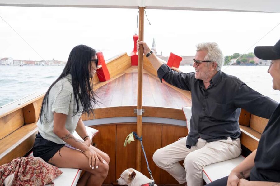 Check out Venice from a different angle: a scenic tour on a traditional boat. - The Guide and Multilingual Commentary