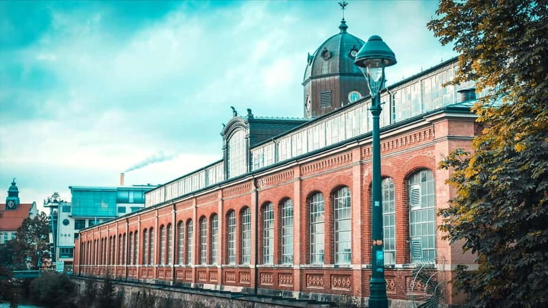 Chemnitz: Express Walk with a Local in 60 minutes - Starting Point at Theaterpl. 3