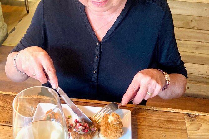 Chester Food Tour: Unique Tastings With Fine Wine & Sightseeing - Starting Point at Chester Town Hall and First Impressions