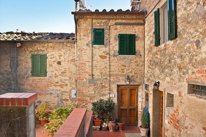 Chianti Wine and Vinci half day Small Group Tour from Montecatini Terme - Wine Tasting at an Esteemed Chianti Boutique Winery