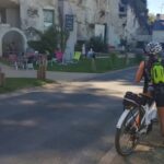 Chinon: Bicycle Tour of Saumur Wineries with Picnic Lunch - Picnic Lunch on the Banks of the Loire River