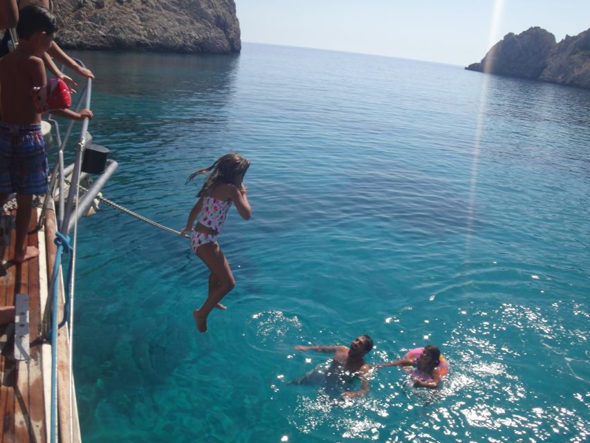 Chios: Sailing Boat Cruise to Oinouses with Meal & Drinks - Cruising Through the Aegean Sea: Scenic Views and Secluded Bays