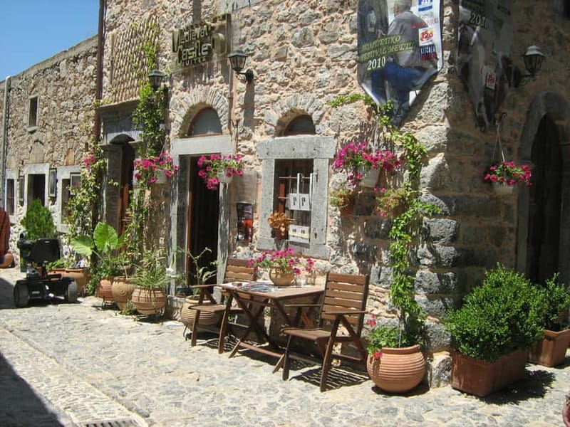 Chios : Welcome Concierge coffee break with a local - Starting Point at Chios Chandris