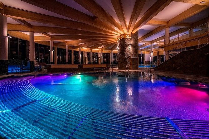 Chocholow Thermal Baths Evening Experience from Krakow - Convenience of Hotel Pickup and Round-Trip Transfers