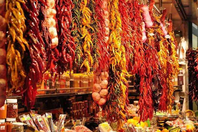 Christmas In Barcelona: Private Custom Tour With A Local Host - Exploring the Gothic Quarter’s Festive Decorations and Market