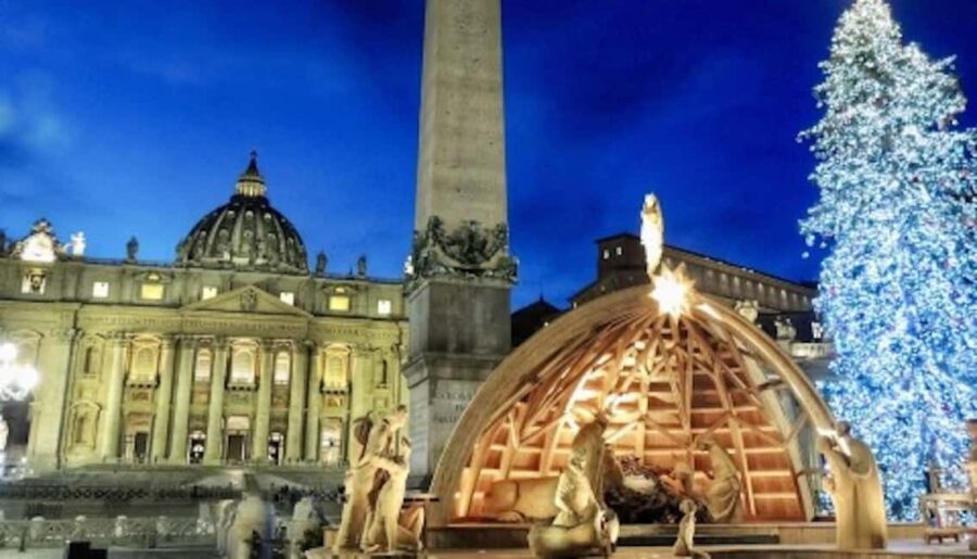 Christmas in Rome: Festive Fun in the Eternal City - Starting Point in the Historic Center: Piazza Navona
