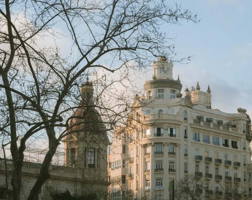 Christmas Special: Tour of Nativity Scenes in Valencia - Exploring Valencia’s Illuminated Old Town