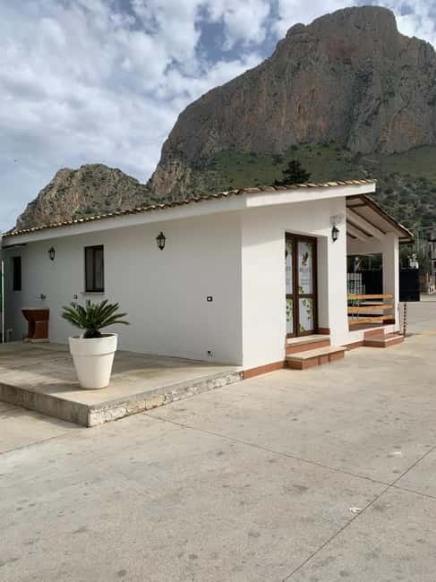 CINISI: OLIVE OIL TOUR- THE OLIVE OIL TASTING AND APERITIF TOUR - Shop for Authentic Sicilian Products and Take Home a Gift