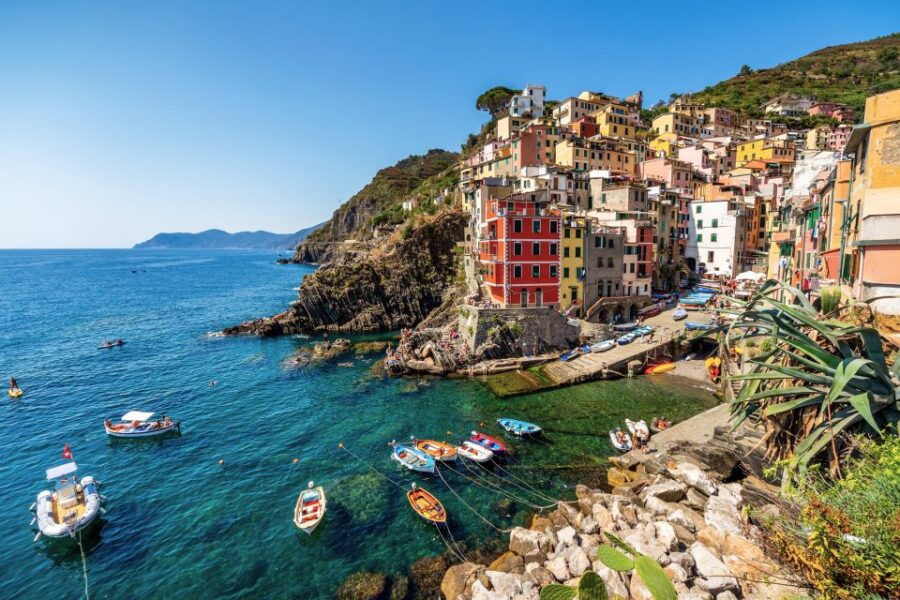 Cinque Terre: Full-Day Private Tour from Florence - Exploring Cinque Terre’s Villages: Vernazza, Corniglia, and More