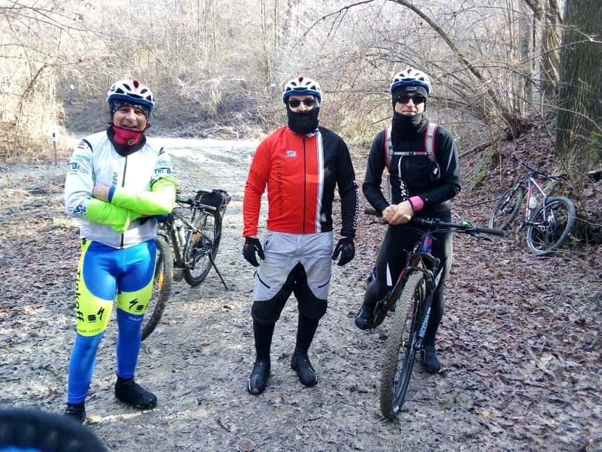 Cisterna d'Asti: E-Bike Tour Through Hills and Vineyards - Riding through the Piedmont Hills and Vineyards