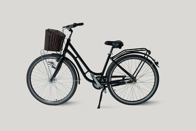 City Bike Rental in Dresden - The Classic Unisex City Bike: Designed for Comfort and Safety