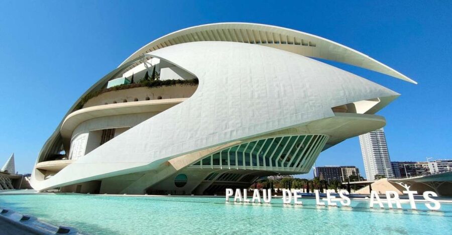 City of Arts and Sciences Private Bike tour - From the Old Town to the City of Arts and Sciences