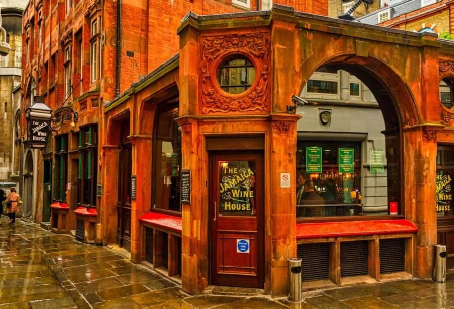 City of London Historic Pub Tour with Beers and Bar Snacks - The Historic Pubs that Survive the Great Fire